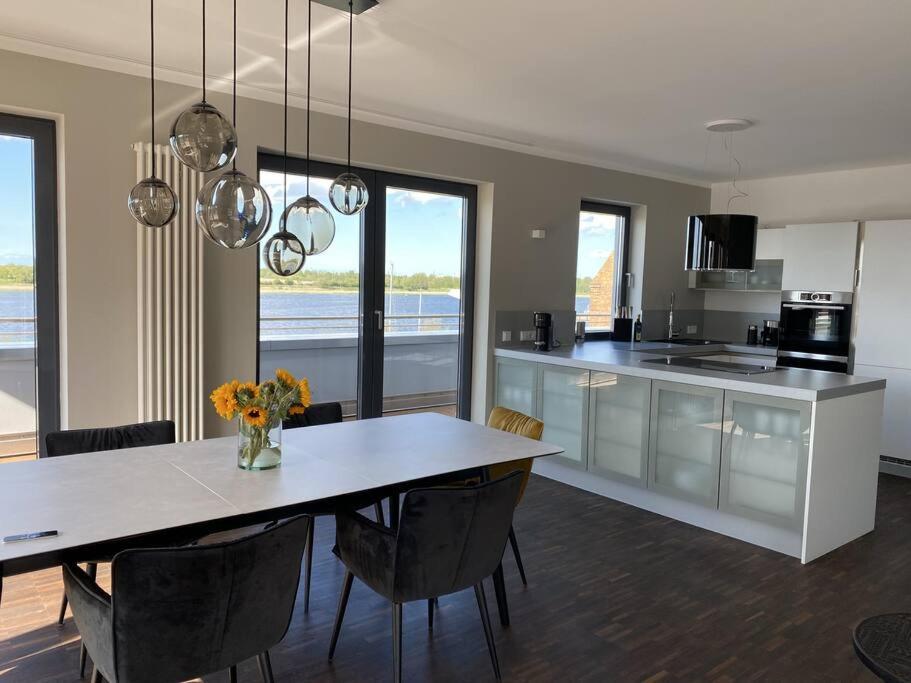 Exklusive Penthouse-Wohnung Im Herzen Rostocks エクステリア 写真